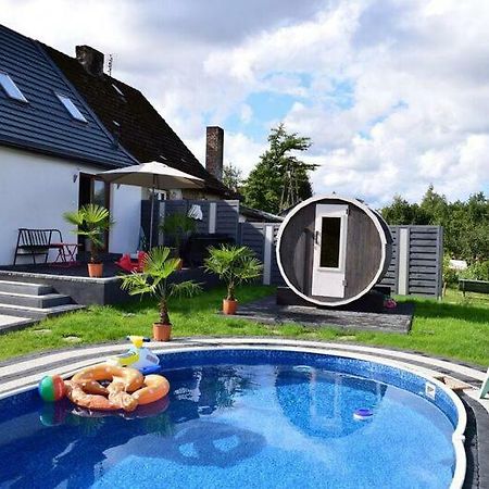 Las, Woda I Przygoda - Dom Z Sauna I Basenem Choczewo Kültér fotó